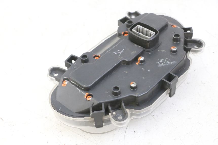 photo de LICZNIK PIAGGIO IE MP3 YOURBAN 300 (2011 - 2016) - Zbliżenie techniczne