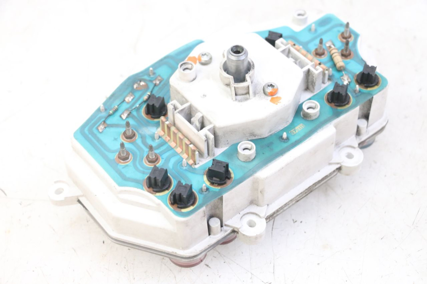 photo de LICZNIK PEUGEOT JET FORCE CARBU 50 (2003 - 2016) - Zoom stanu zużycia