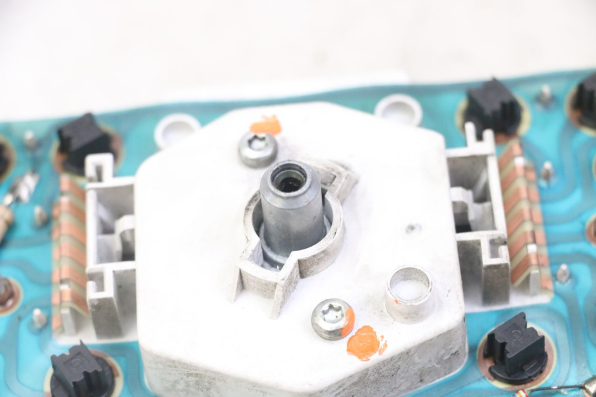 photo de LICZNIK PEUGEOT JET FORCE CARBU 50 (2003 - 2016) - Widok ogólny