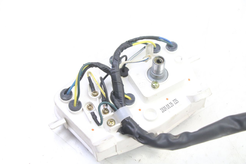 photo de LICZNIK PEUGEOT KISBEE 2T 50 (2018 - 2022) - Stan powierzchni