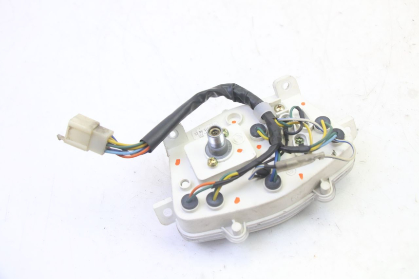 photo de LICZNIK PEUGEOT KISBEE 2T 50 (2010 - 2017) - Stan powierzchni