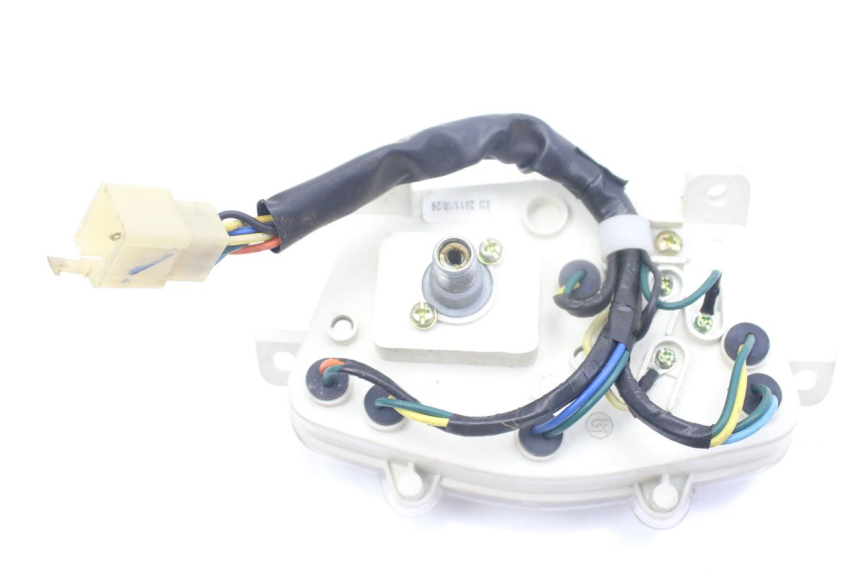 photo de LICZNIK PEUGEOT KISBEE 4T 50 (2010 - 2017) - Inny kąt widzenia