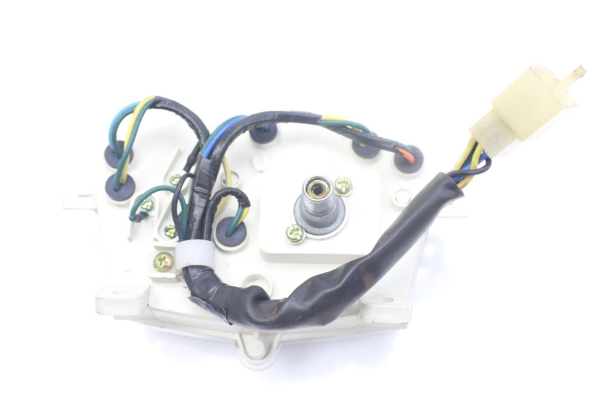 photo de LICZNIK PEUGEOT KISBEE 4T 50 (2010 - 2017) - Zbliżenie techniczne