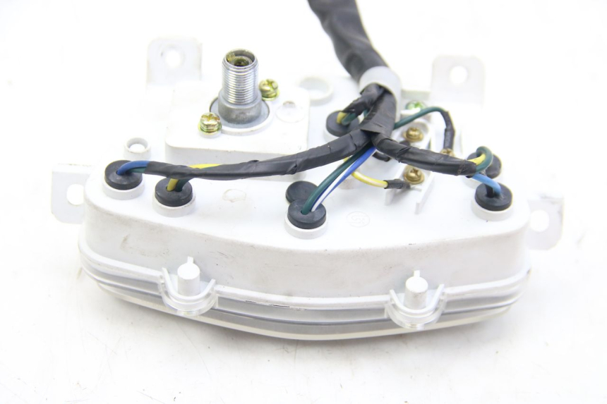 photo de LICZNIK PEUGEOT KISBEE 4T 50 (2018 - 2022) - Inny kąt widzenia