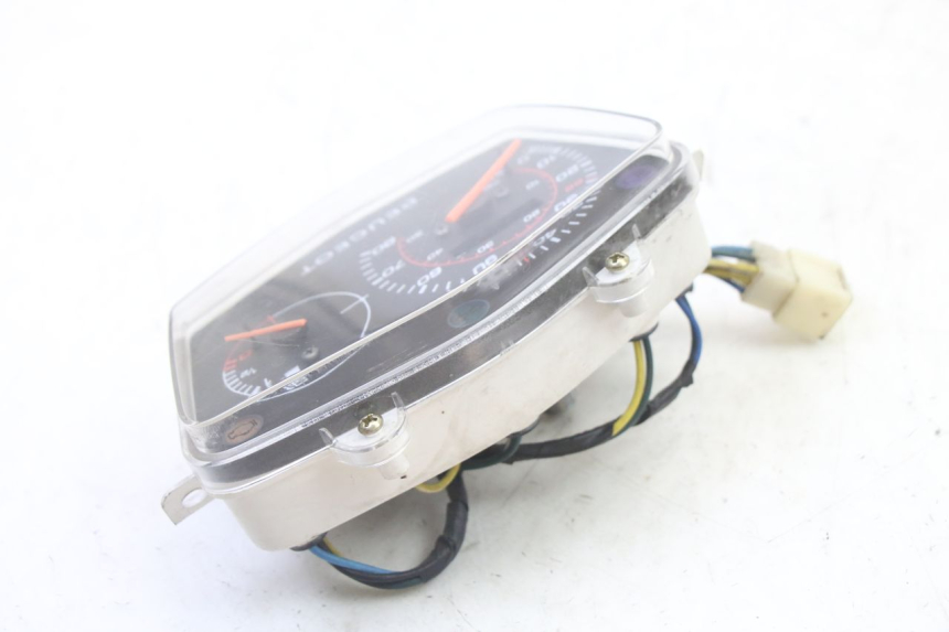 photo de LICZNIK PEUGEOT KISBEE 4T 50 (2018 - 2022) - Widok ogólny