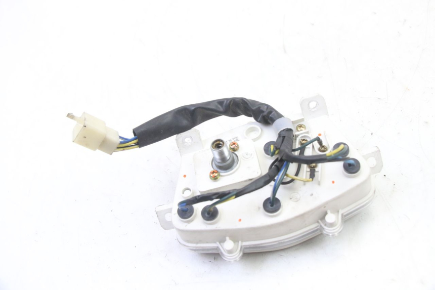 photo de LICZNIK PEUGEOT KISBEE 4T 50 (2018 - 2022) - Stan powierzchni