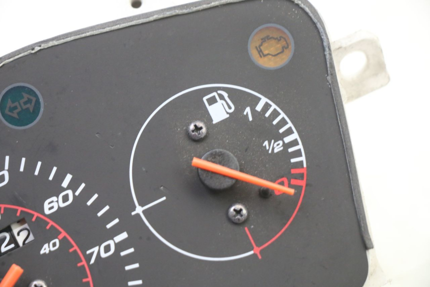 photo de LICZNIK PEUGEOT KISBEE 4T 50 (2018 - 2022) - Zoom stanu zużycia