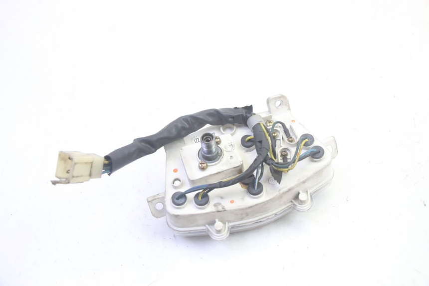 photo de LICZNIK PEUGEOT KISBEE 4T 50 (2018 - 2022) - Stan powierzchni