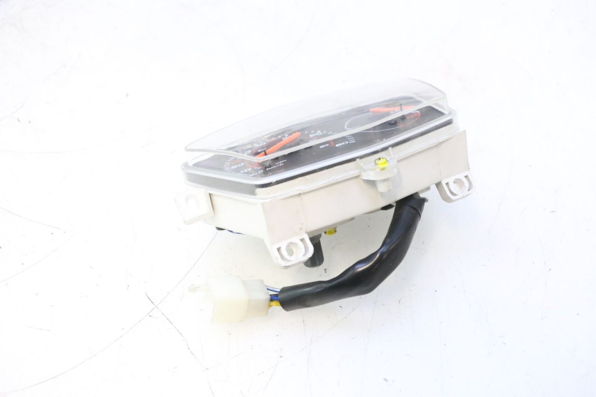 photo de LICZNIK PEUGEOT KISBEE 4T 50 (2023 - 2026) - Punkty mocowania