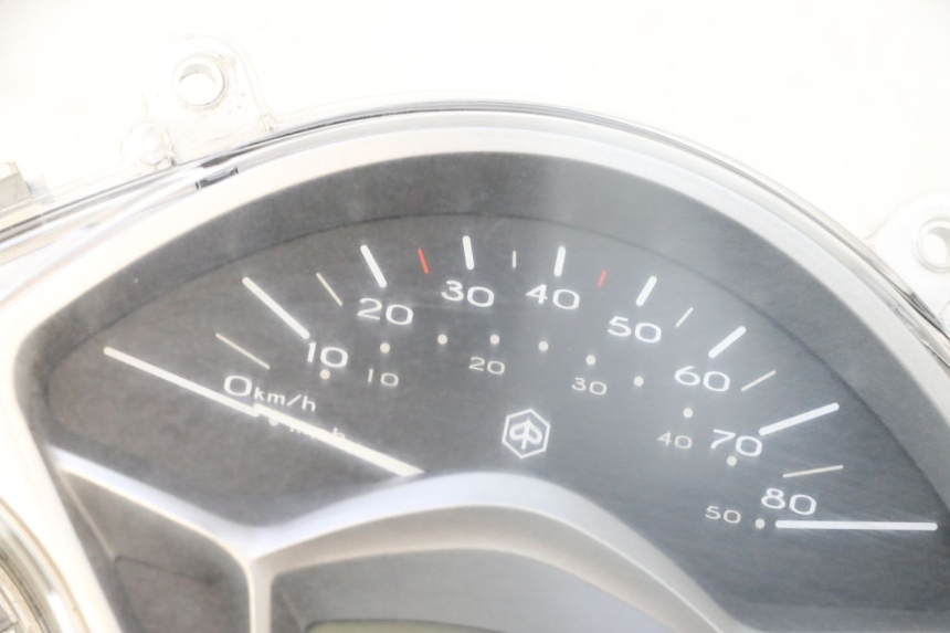 photo de LICZNIK PIAGGIO LIBERTY IGET 4T 50 (2015 - 2020) - Alternatywny kąt