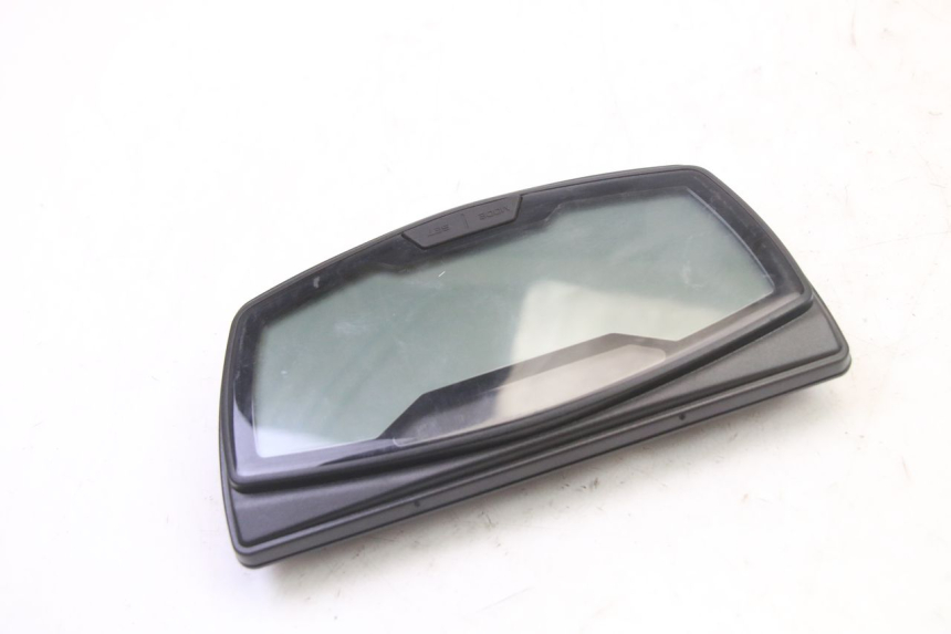 photo de LICZNIK PIAGGIO MP3 HPE 310 (2024 - 2025) - Inny kąt widzenia