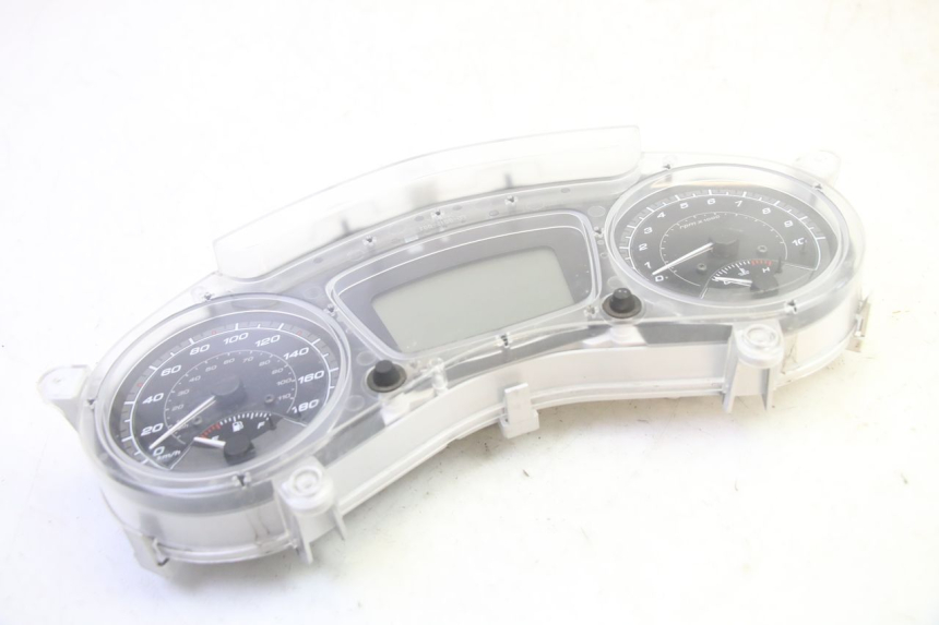 photo de LICZNIK PIAGGIO MP3 HPE 350 (2018 - 2020) - Punkty mocowania