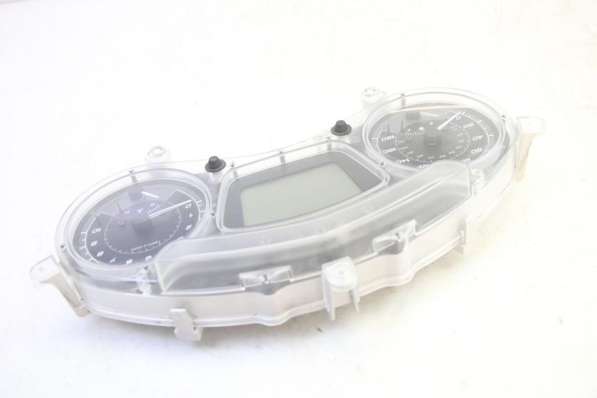 photo de LICZNIK PIAGGIO MP3 HPE 350 (2018 - 2020) - Stan powierzchni