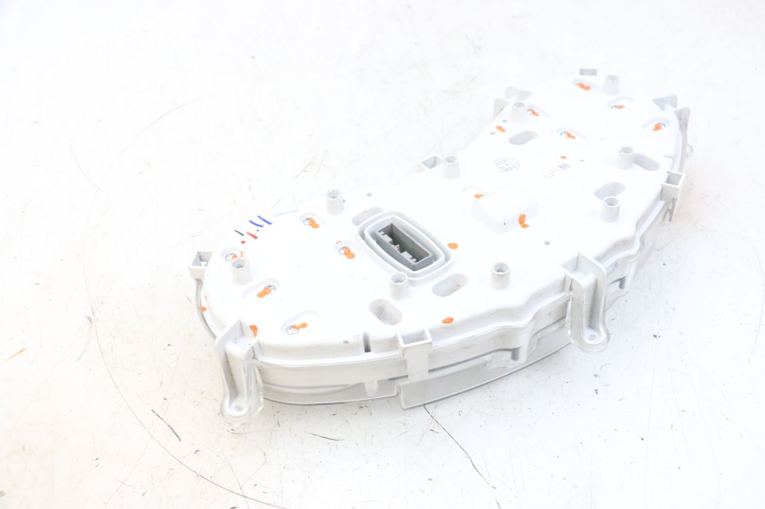 photo de LICZNIK PIAGGIO MP3 HPE 300 (2019 - 2026) - Szczegół części