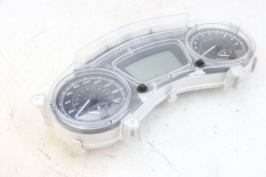 photo de LICZNIK PIAGGIO MP3 HPE 300 (2019 - 2026) - Punkty mocowania