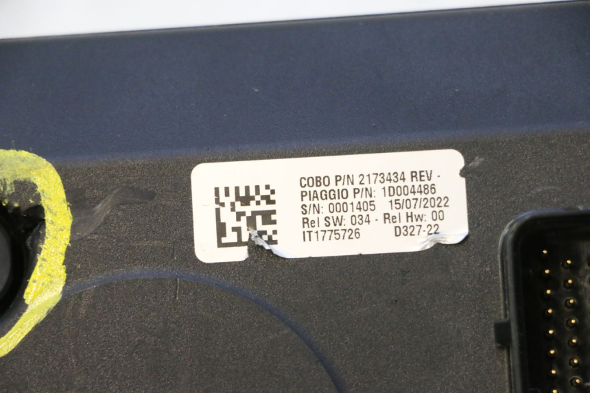 photo de LICZNIK PIAGGIO MP3 HPE 530 (2022 - 2026) - Widok ogólny