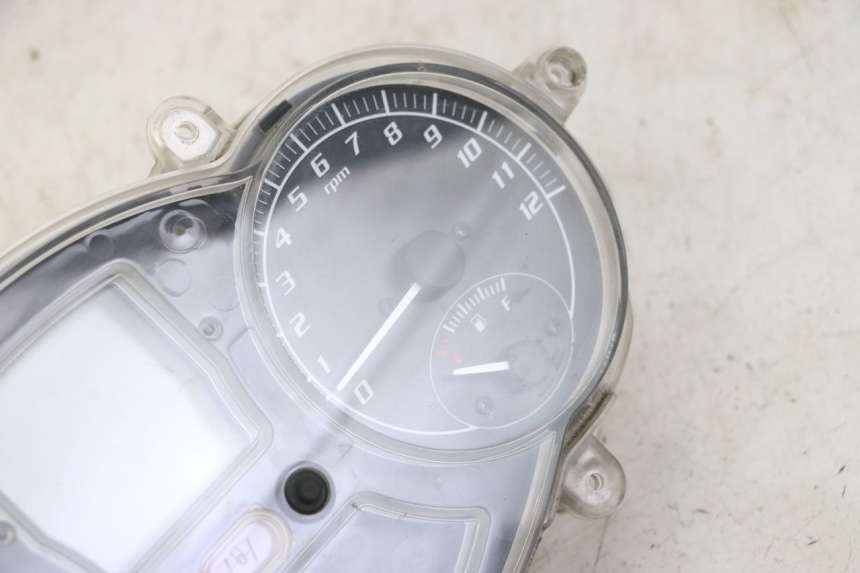 photo de LICZNIK PIAGGIO MP3 LT 300 (2010 - 2016) - Widok ogólny