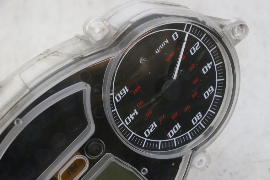 photo de LICZNIK PIAGGIO MP3 LT 300 (2010 - 2016) - Punkty mocowania