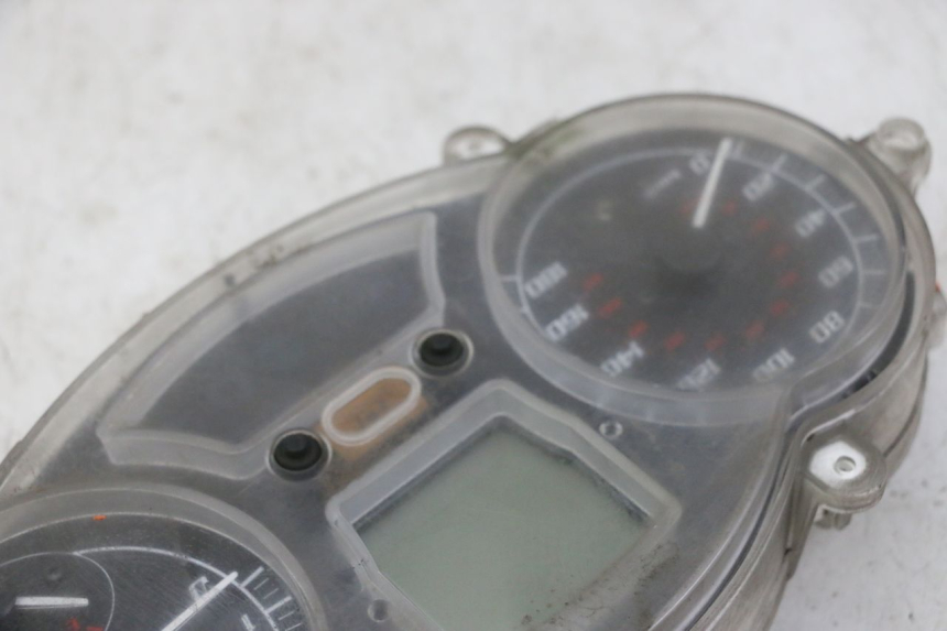 photo de LICZNIK PIAGGIO MP3 LT 400 (2007 - 2012) - Zbliżenie komponentów