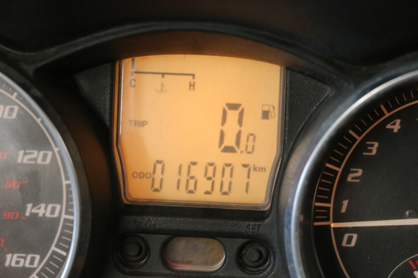 photo de LICZNIK PIAGGIO MP3 LT 300 (2010 - 2016) - Zbliżenie techniczne