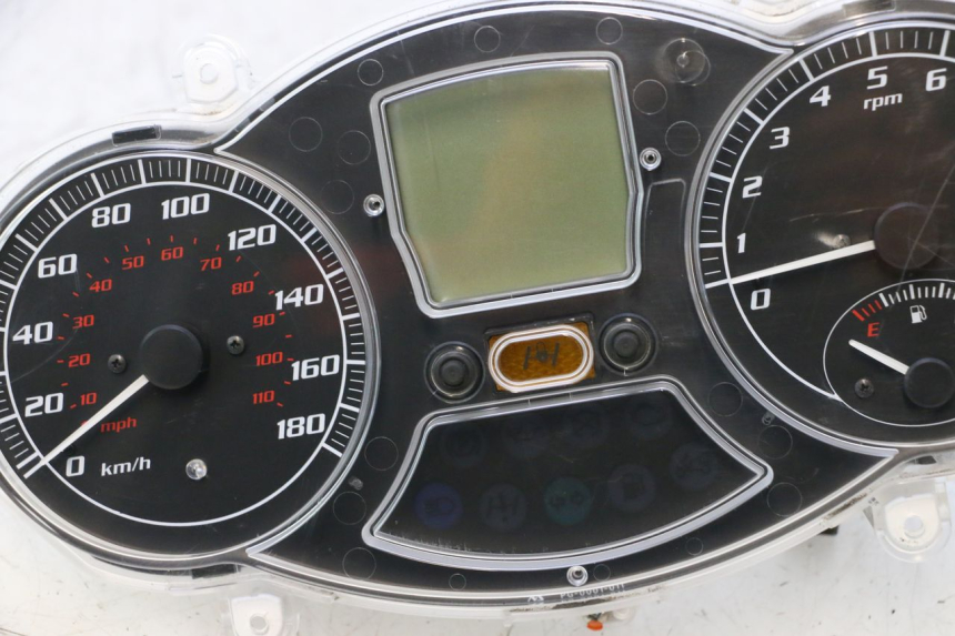 photo de LICZNIK PIAGGIO MP3 LT 400 (2007 - 2012) - Zbliżenie komponentów