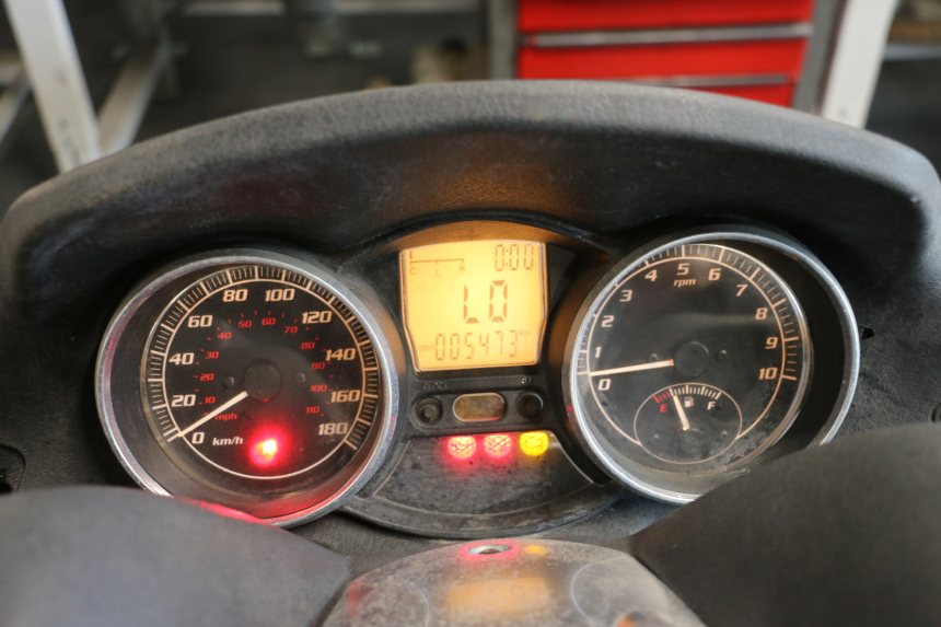 photo de LICZNIK PIAGGIO MP3 LT 400 (2007 - 2012) - Zbliżenie techniczne
