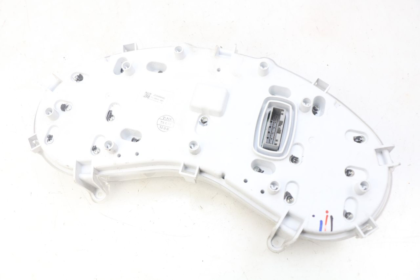 photo de LICZNIK PIAGGIO MP3 500 (2014 - 2017) - Stan powierzchni