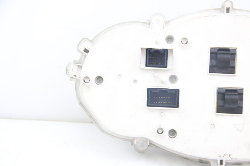 photo de LICZNIK PIAGGIO MP3 125 (2006 - 2014) - Szczegóły charakterystyczne