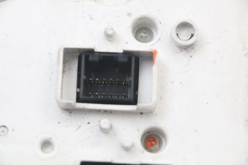 photo de LICZNIK PIAGGIO MP3 125 (2006 - 2014) - Oznaczenia i referencje