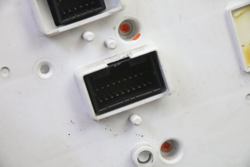 photo de LICZNIK PIAGGIO MP3 RL 250 (2006 - 2010) - Oznaczenia i referencje