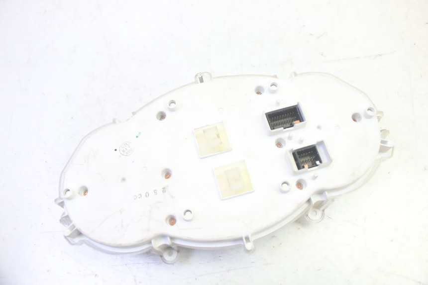 photo de LICZNIK PIAGGIO MP3 RL 250 (2006 - 2010) - Widok produktu