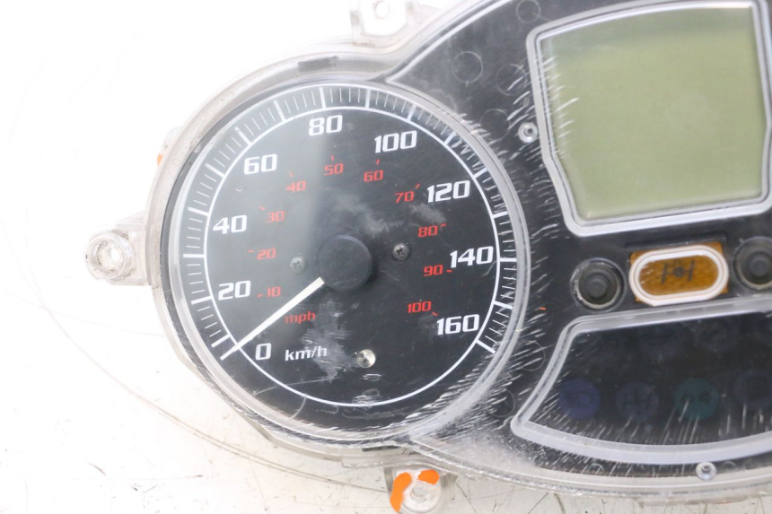 photo de LICZNIK PIAGGIO MP3 RL 250 (2006 - 2010) - Zoom stanu zużycia