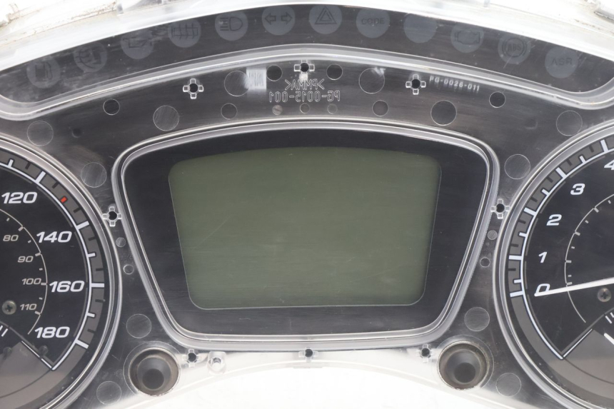 photo de LICZNIK PIAGGIO MP3 500 (2016 - 2018) - Inny kąt widzenia