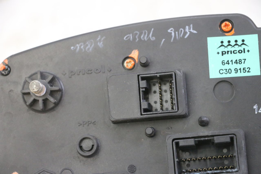 photo de LICZNIK GILERA NEXUS 125 (2009 - 2013) - Stan powierzchni