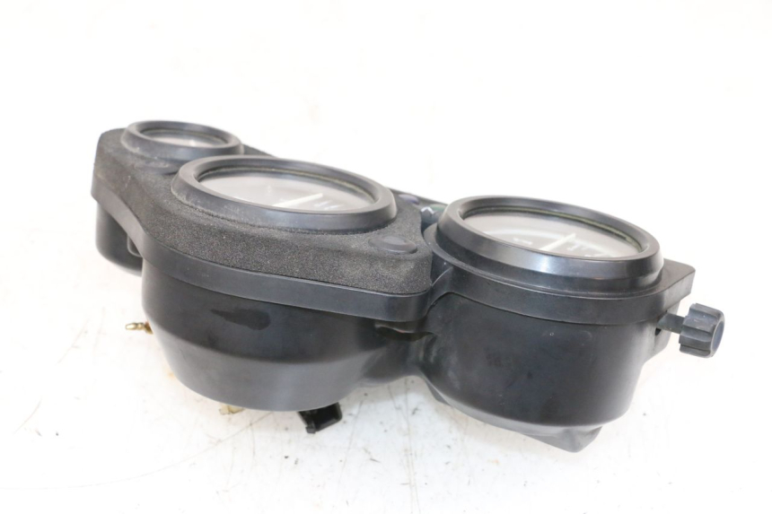 photo de LICZNIK HONDA NSR R 125 (1994 - 2003) - Widok z bliska