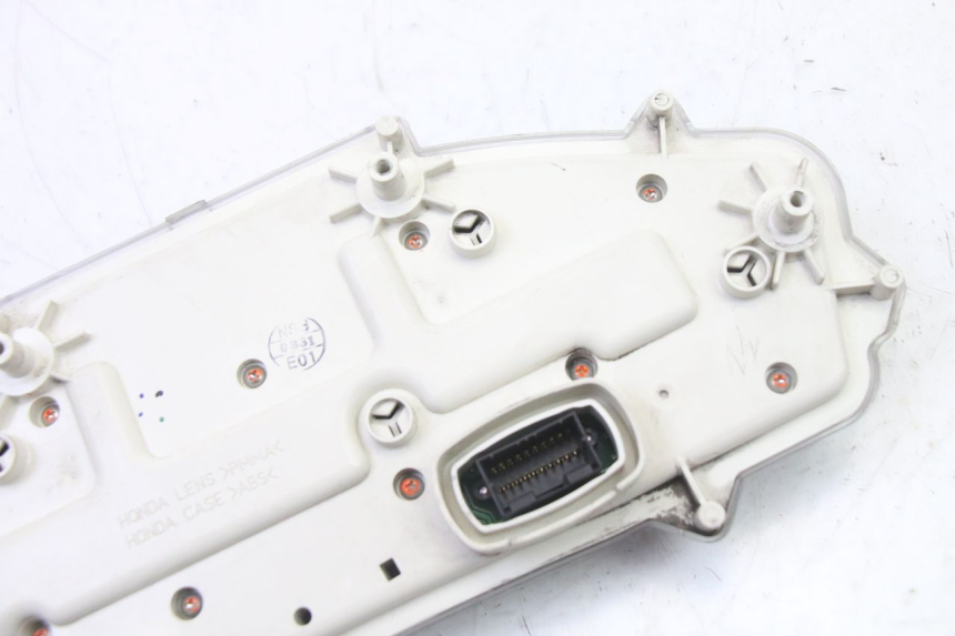 photo de LICZNIK HONDA NTV DEAUVILLE ABS 700 (2007 - 2016) - Zbliżenie komponentów