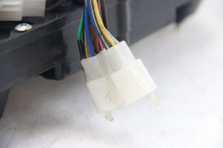 photo de LICZNIK SELECT UP OCTALIS 125 (2007 - 2012) - Stan powierzchni