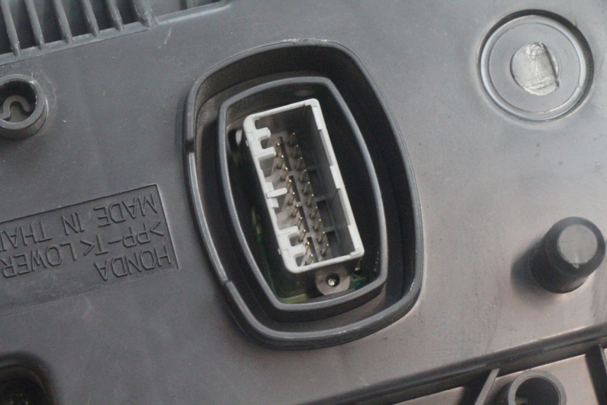 photo de LICZNIK HONDA PCX (JF28) 125 (2009 - 2011) - Oznaczenia i referencje