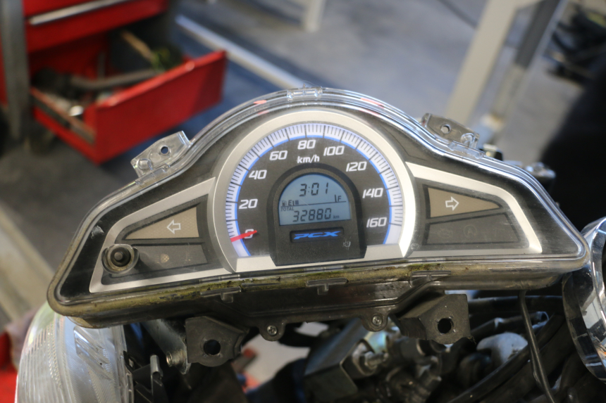 photo de LICZNIK HONDA PCX (JF57/JF64) 125 (2014 - 2018) - Zoom stanu zużycia