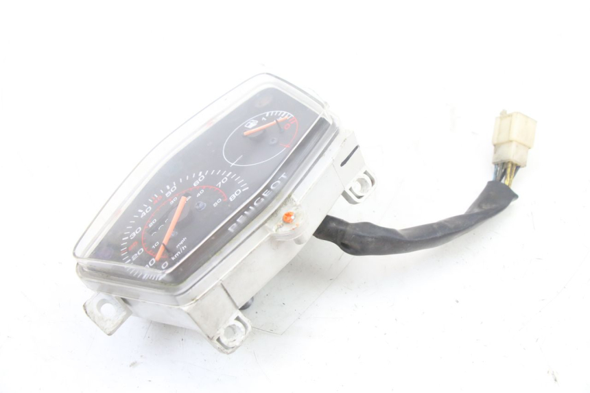 photo de LICZNIK PEUGEOT KISBEE 4T 50 (2018 - 2022) - Zbliżenie techniczne