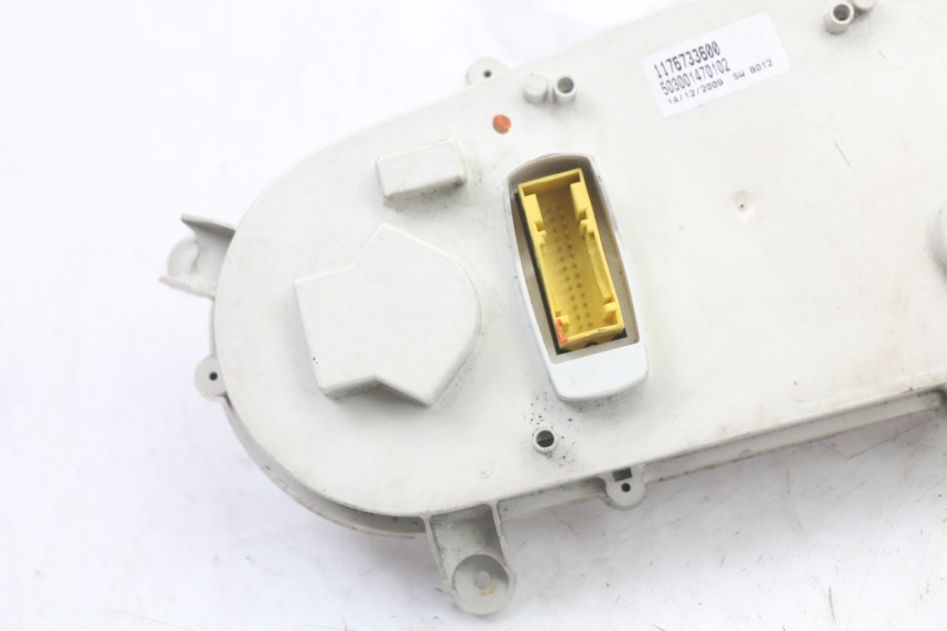 photo de LICZNIK PEUGEOT SATELIS 125 (2010 - 2012) - Stan powierzchni