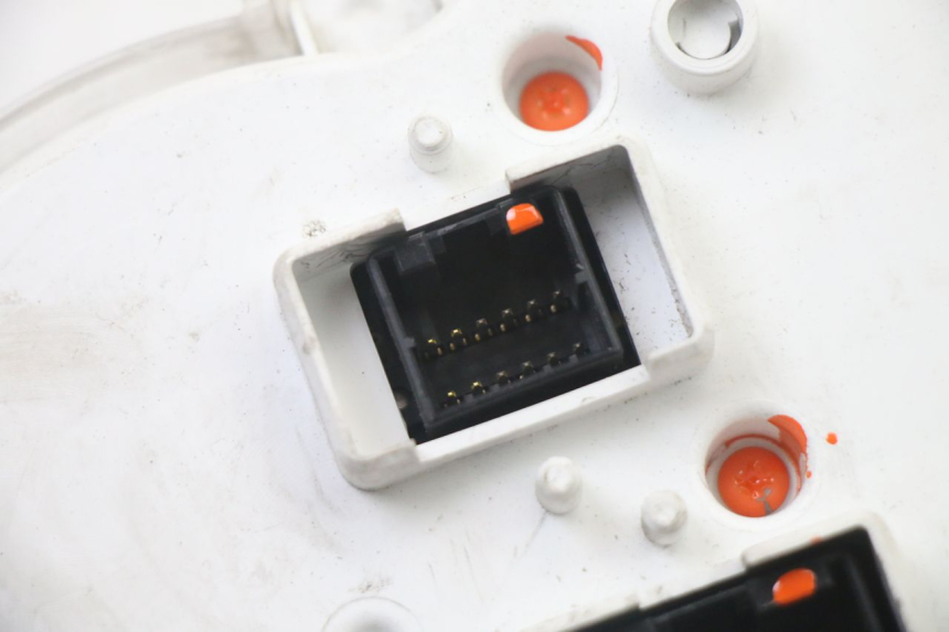 photo de LICZNIK PIAGGIO MP3 LT 400 (2007 - 2012) - Oznaczenia i referencje