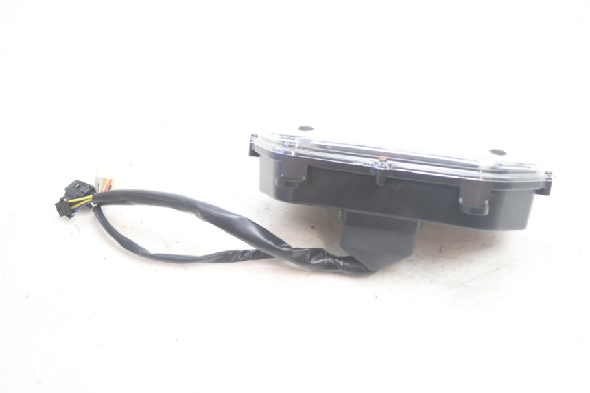 photo de LICZNIK JM MOTORS R-MAX TECH 50 (2024 - 2026) - Inny kąt widzenia