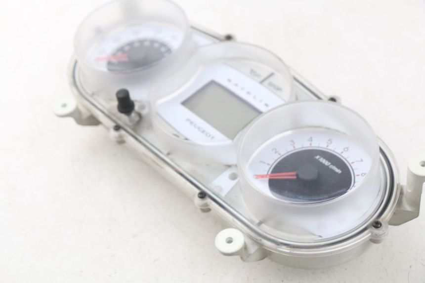 photo de LICZNIK PEUGEOT SATELIS 125 (2006 - 2009) - Inny kąt widzenia