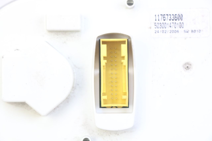 photo de LICZNIK PEUGEOT SATELIS 125 (2006 - 2009) - Szczegóły charakterystyczne