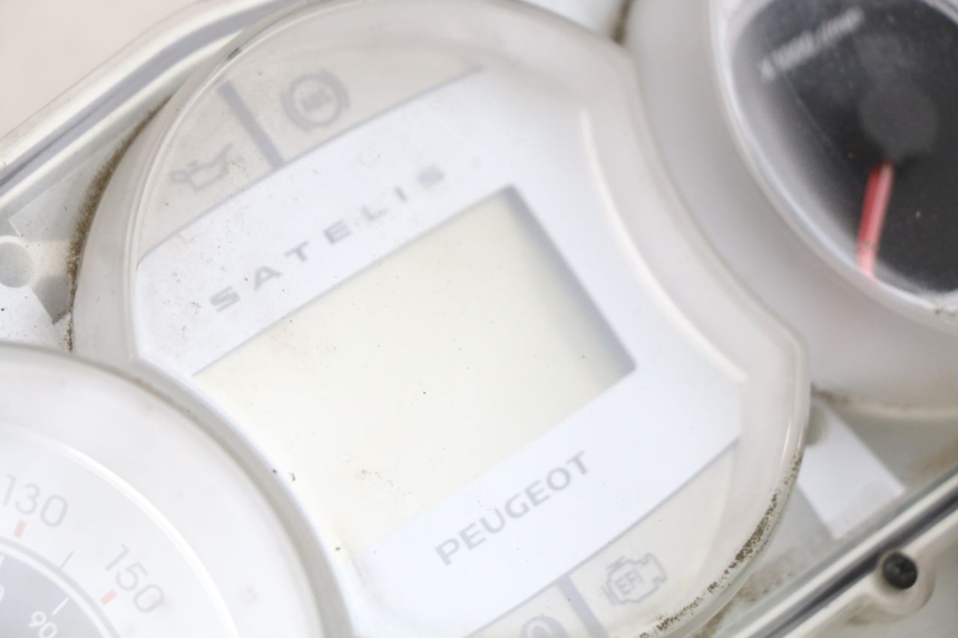 photo de LICZNIK PEUGEOT SATELIS 125 (2010 - 2012) - Zbliżenie komponentów