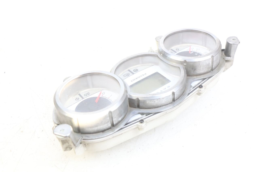 photo de LICZNIK PEUGEOT SATELIS 125 (2010 - 2012) - Stan powierzchni