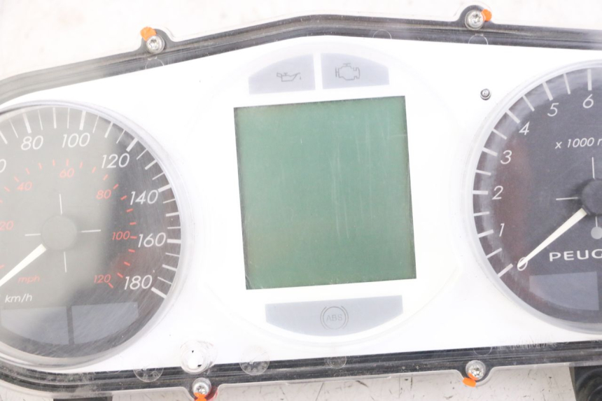 photo de LICZNIK PEUGEOT SATELIS 125 (2013 - 2018) - Szczegóły charakterystyczne