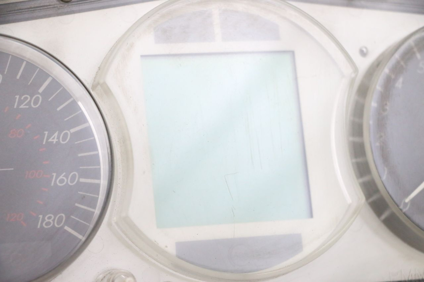 photo de LICZNIK PEUGEOT SATELIS 125 (2013 - 2018) - Zoom stanu zużycia