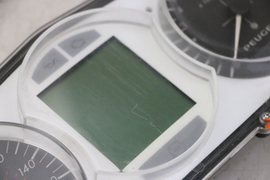 photo de LICZNIK PEUGEOT SATELIS 125 (2013 - 2018) - Inny kąt widzenia